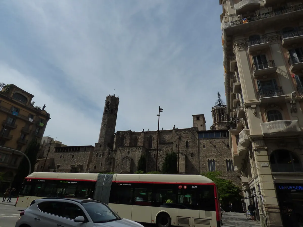 Plaça Major Pollença: Architectural Style Guide 2025