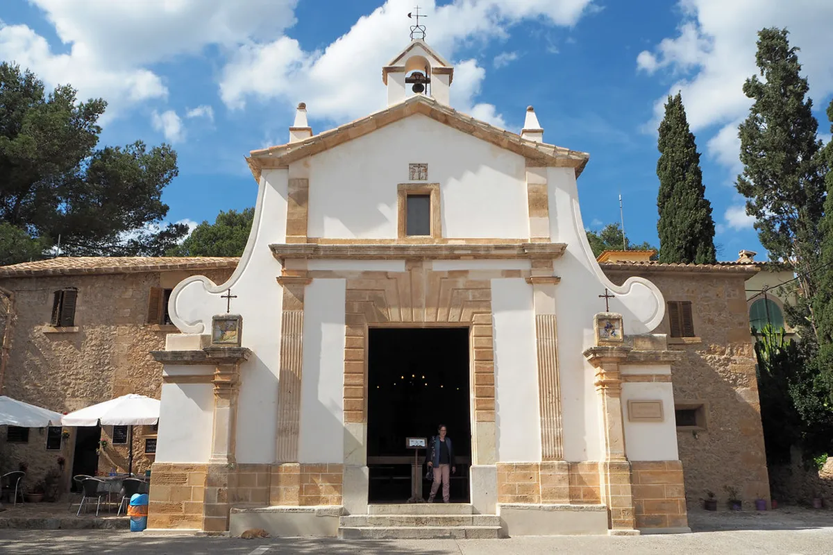 Calvari Steps Architecture: Pollença's Iconic Ascent
