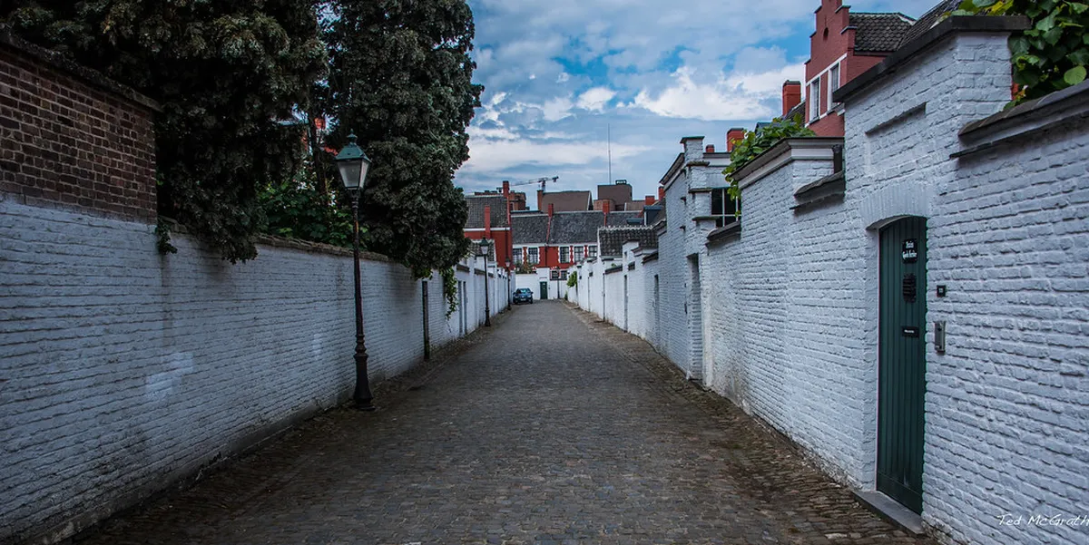 Identifying Baroque Facades in Pollença Old Town
