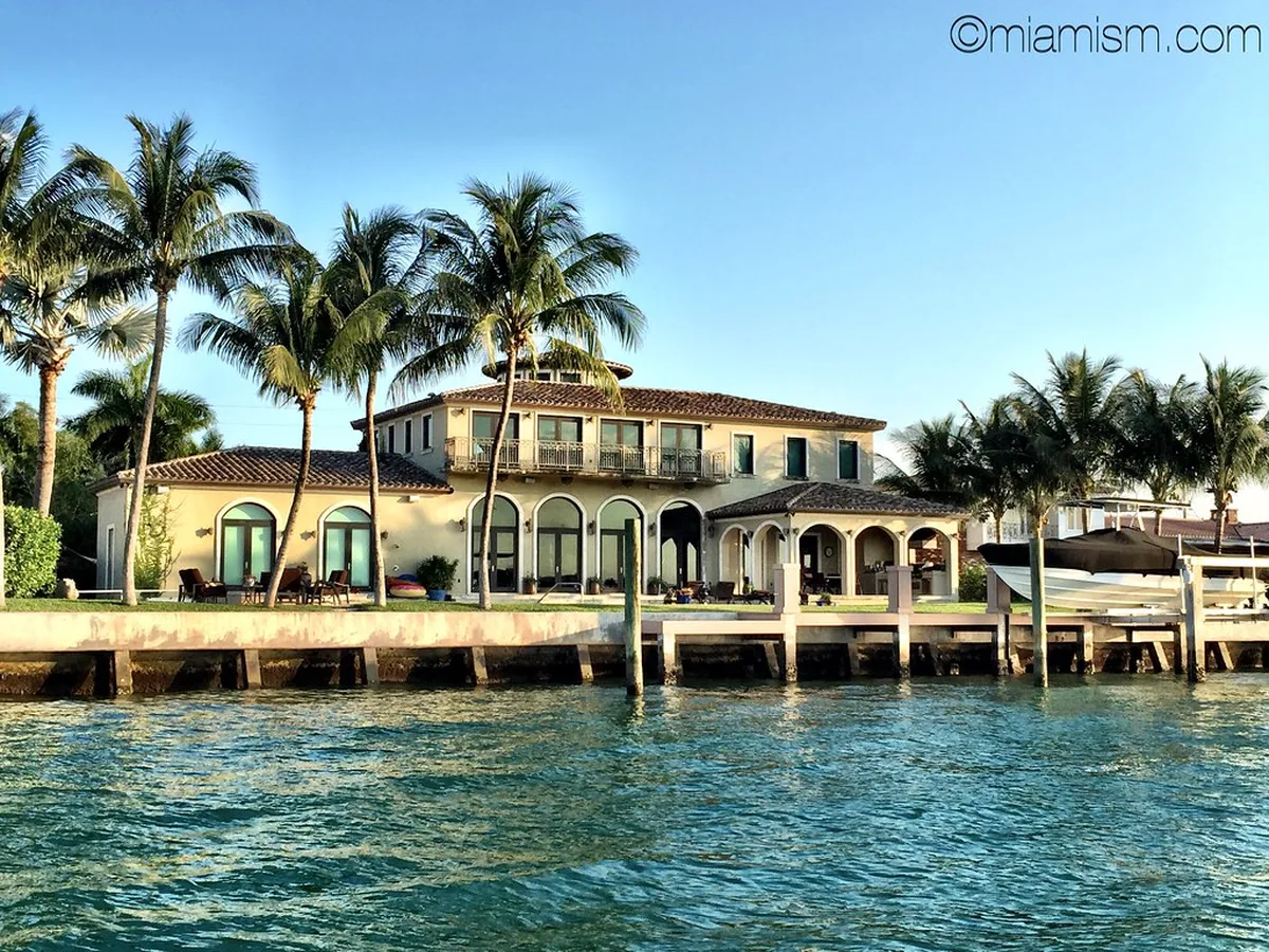 Modern Luxury Villas Near Pollença: See Top Designs