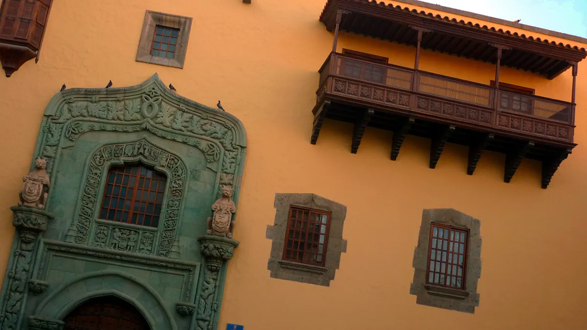 Discover Traditional Canarian Balconies in Puerto de la Cruz