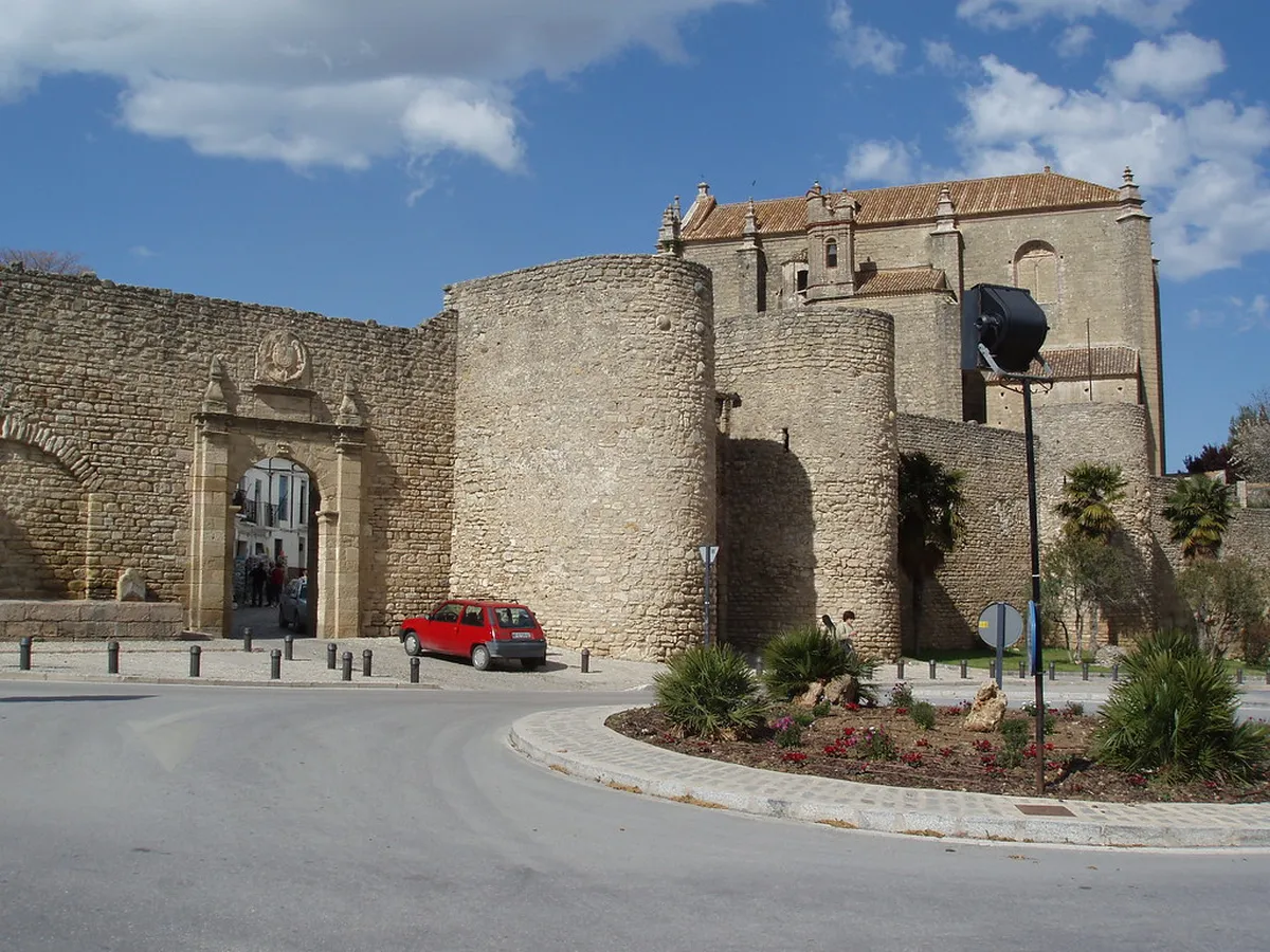 Ronda's Almocabar Gate Architecture: A Timeless Masterpiece