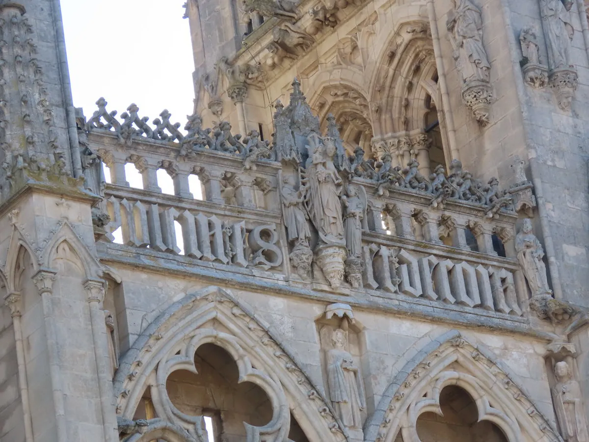 Salamanca Cathedral Facade: Plateresque & Baroque Details