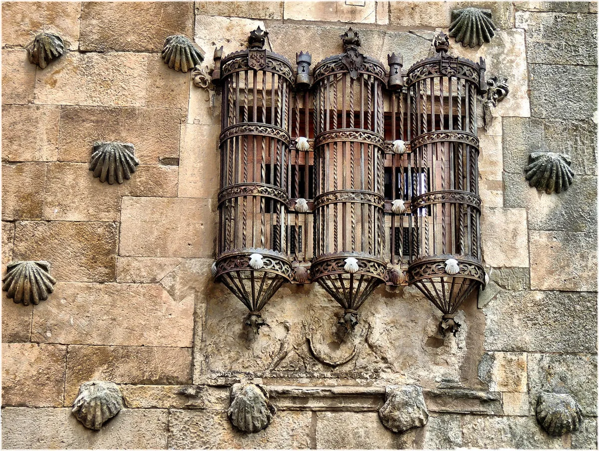 Casa de las Conchas Salamanca: A Shell-Covered Marvel