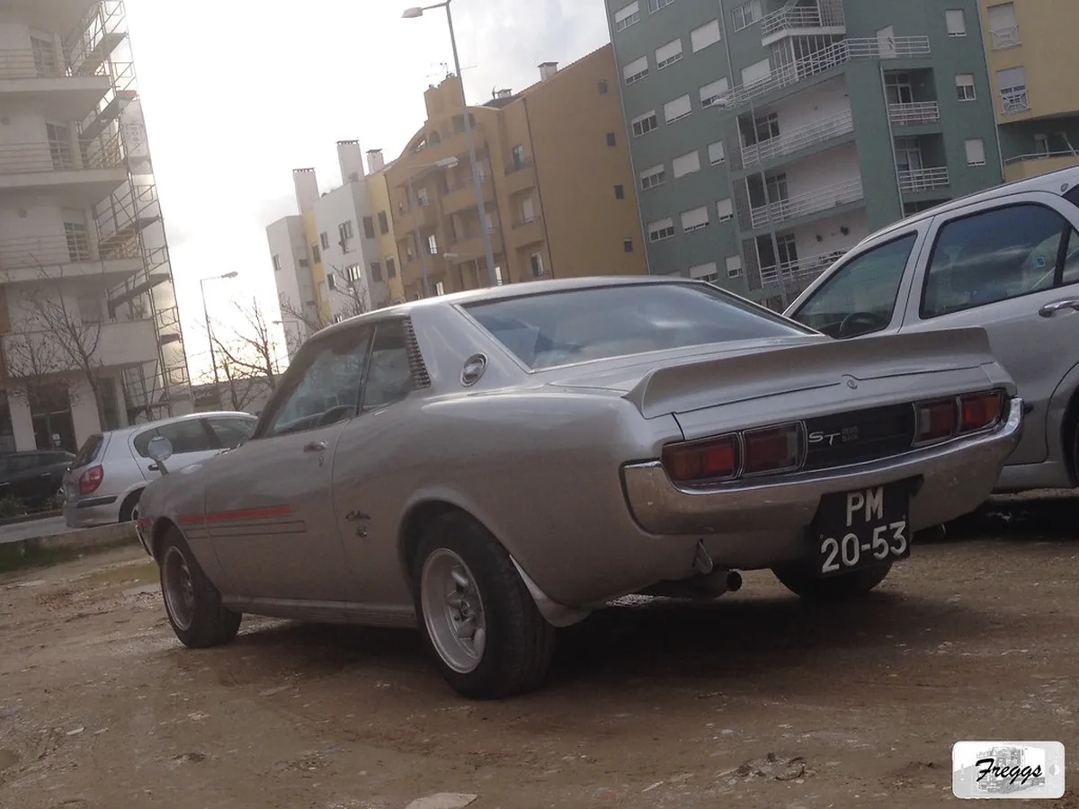 The Captivating Story Behind Casa Lis's Stained Glass Windows