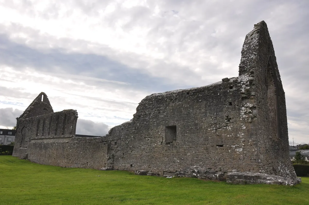 Discover Salamanca's Golden Building Materials in 2025