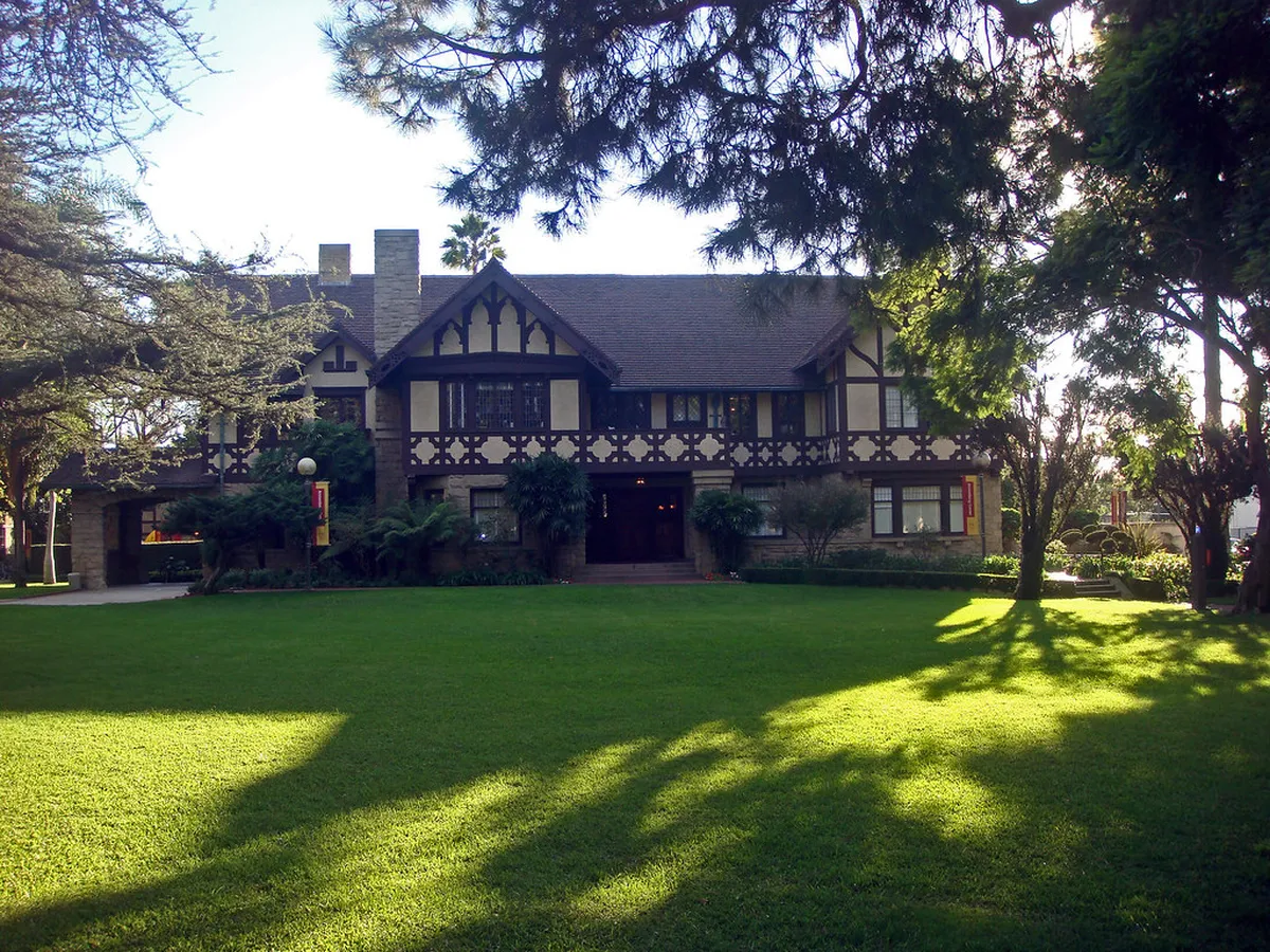 Discover San Sebastián's Sandstone Buildings