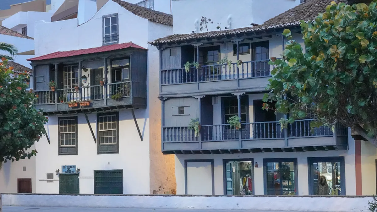 Balcones de la Avenida Marítima: Santa Cruz Guide 2025