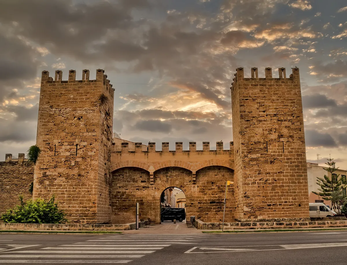 Guide to Forts and Castles in La Palma, Spain