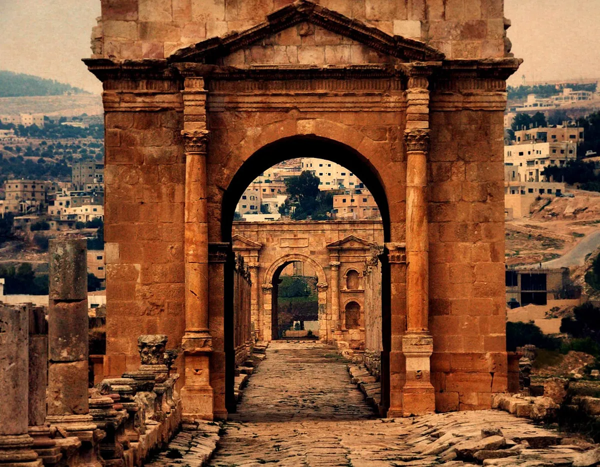 Explore The Architecture of Teatro Circo de Marte in 2025