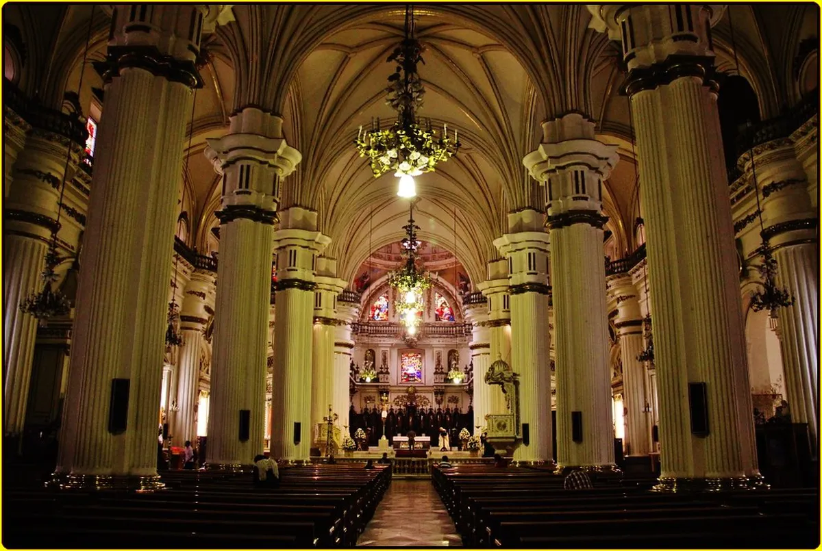 Discover the Silver Altar in Real Santuario Insular