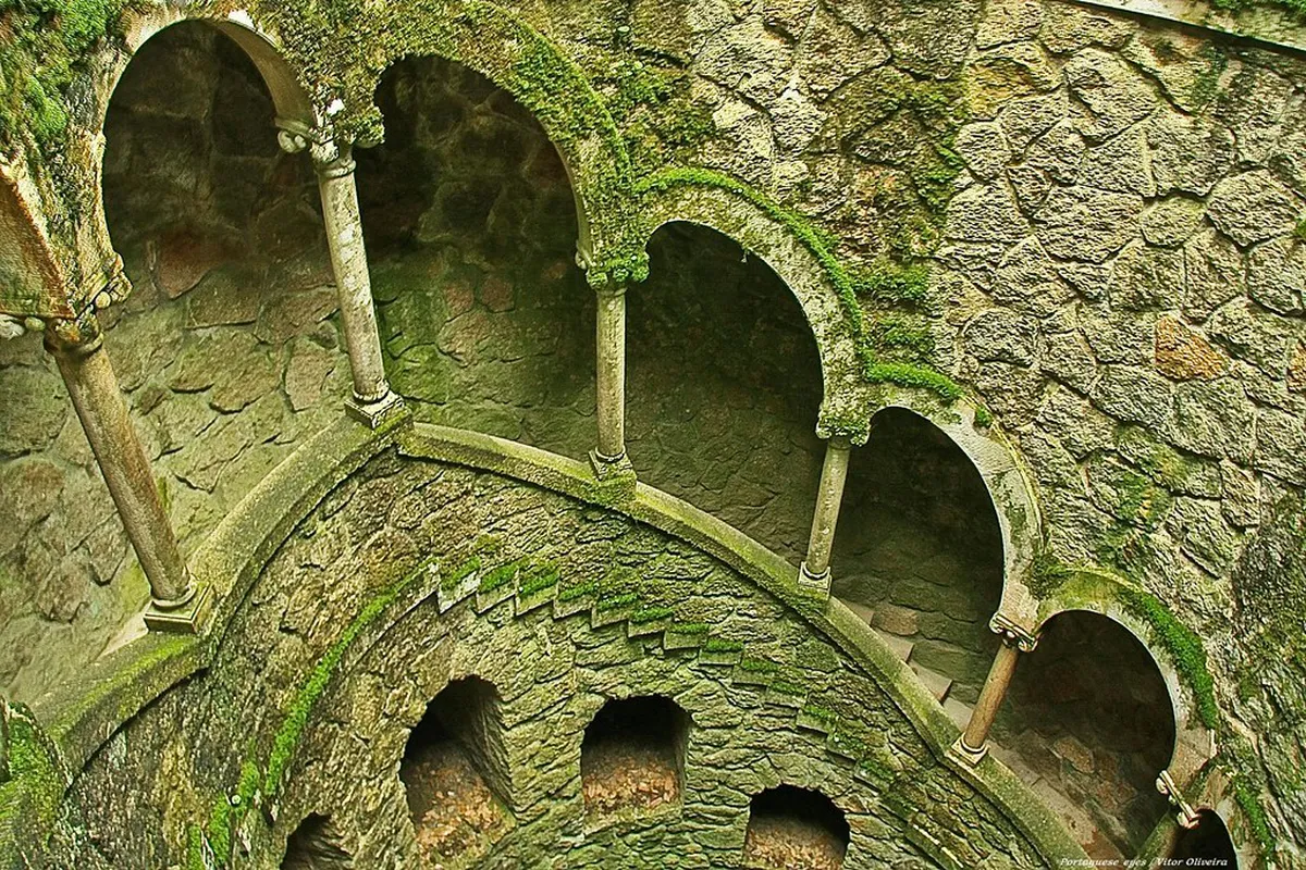 Círculo de Amistad XII: Architectural Style Unveiled