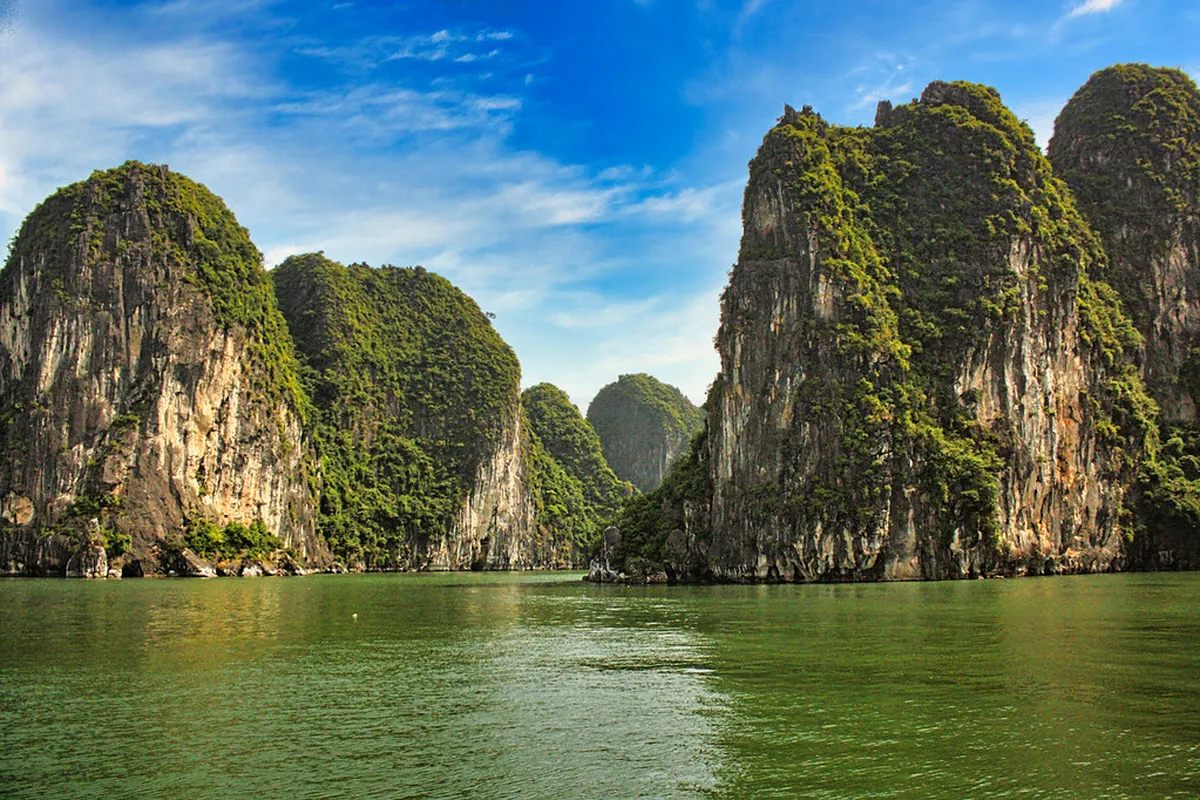 Geography's Impact on Santander's Architecture (2025)