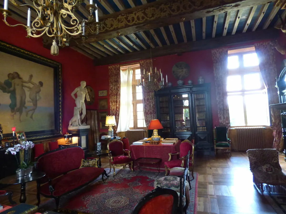 Where to Find Belle Époque Facades in Santander 2025