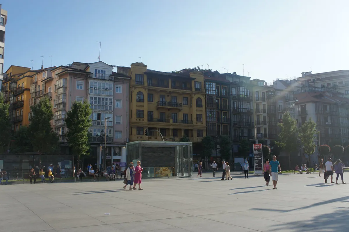 Santander Fire Survivors: Historic Buildings Enduring 1941
