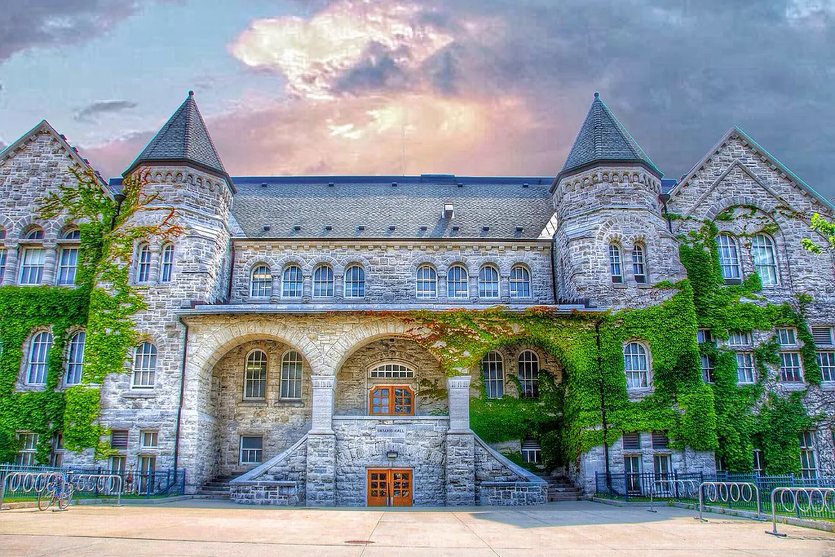 A Tour of Santiago's Historic University Buildings in 2025