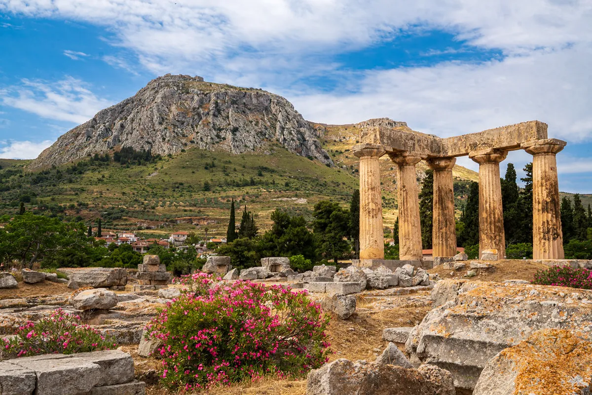 Finding Architectural Symbols of the Pilgrimage Route