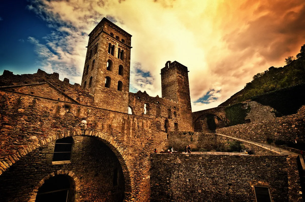 Santiago's Architecture: Pilgrimage Influence 2025