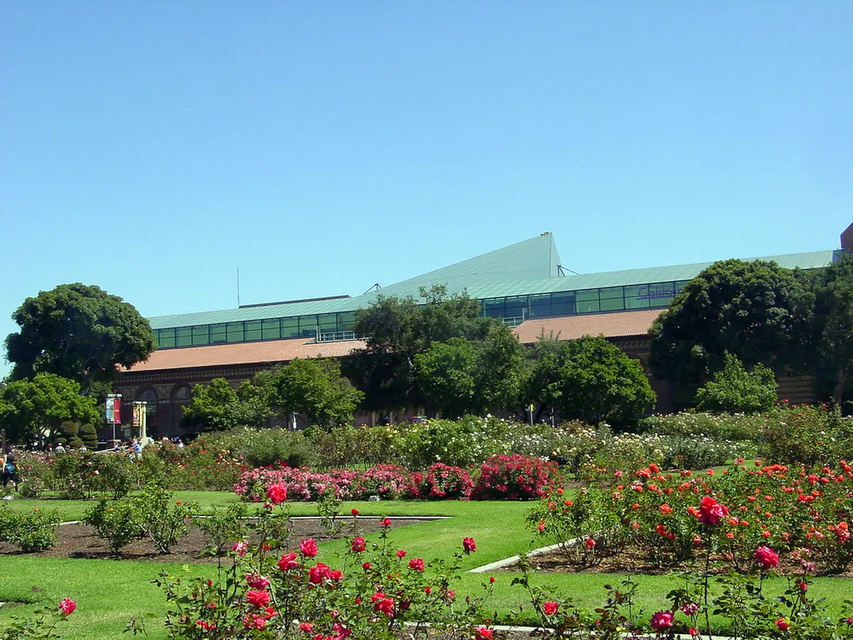 Exploring the Plateresque Style of Hostal dos Reis Católicos