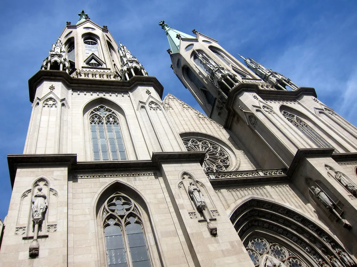 Designing the Santiago Cathedral's Main Facade