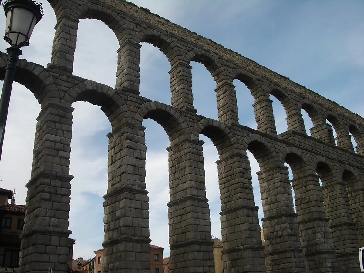 Aqueduct of Segovia Architecture: Roman Masterpiece