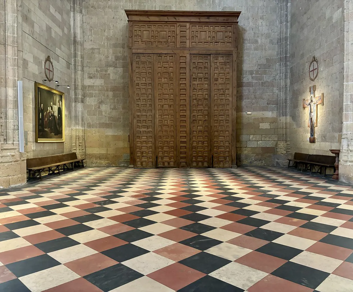 Walk Segovia's City Walls: Your 2025 Guide