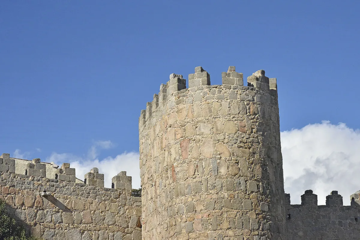 Discover Religious Symbols in Segovia's Architecture