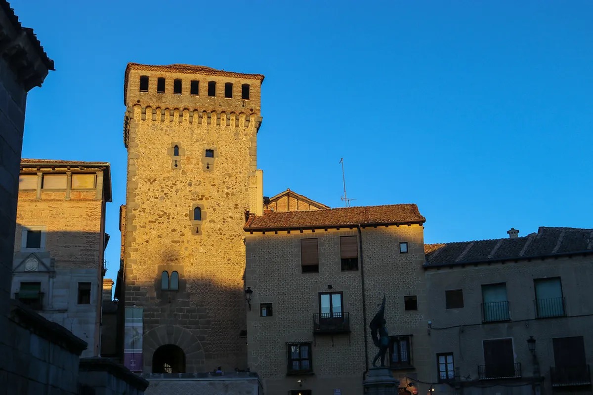 Torreón de Lozoya: History and Architecture in Segovia