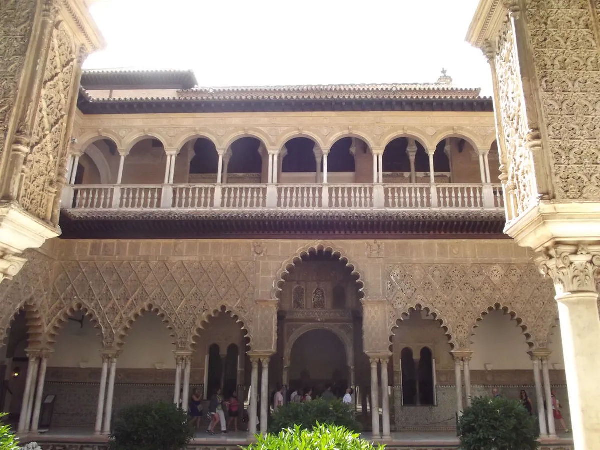 Key Features of Moorish Architecture in Seville for 2025