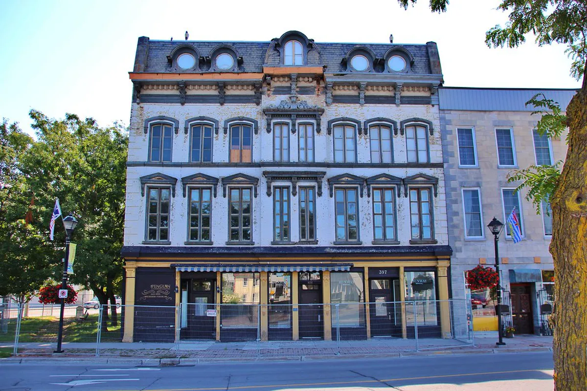 Discover Ornate Doorways in Seville: A Photo Tour
