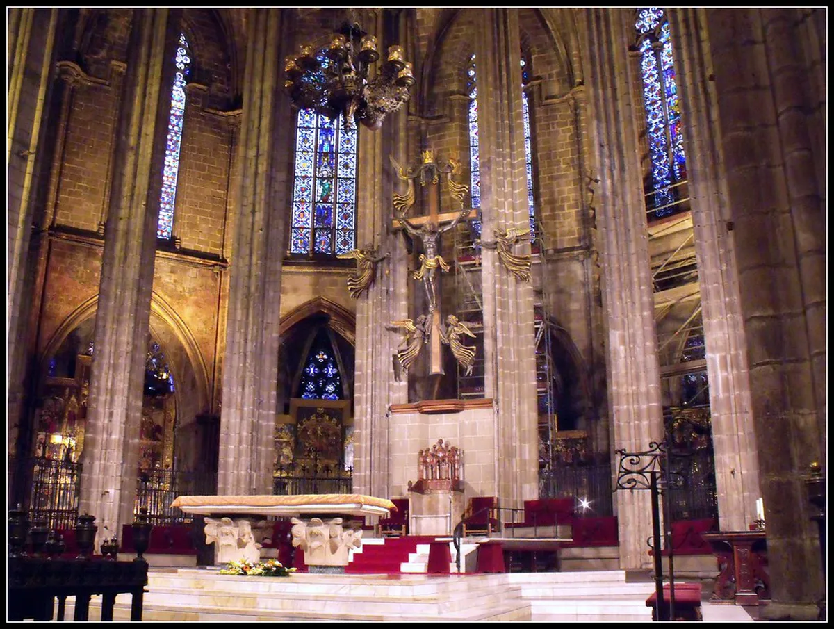 Santa Cruz Quarter Architecture: A Seville Guide