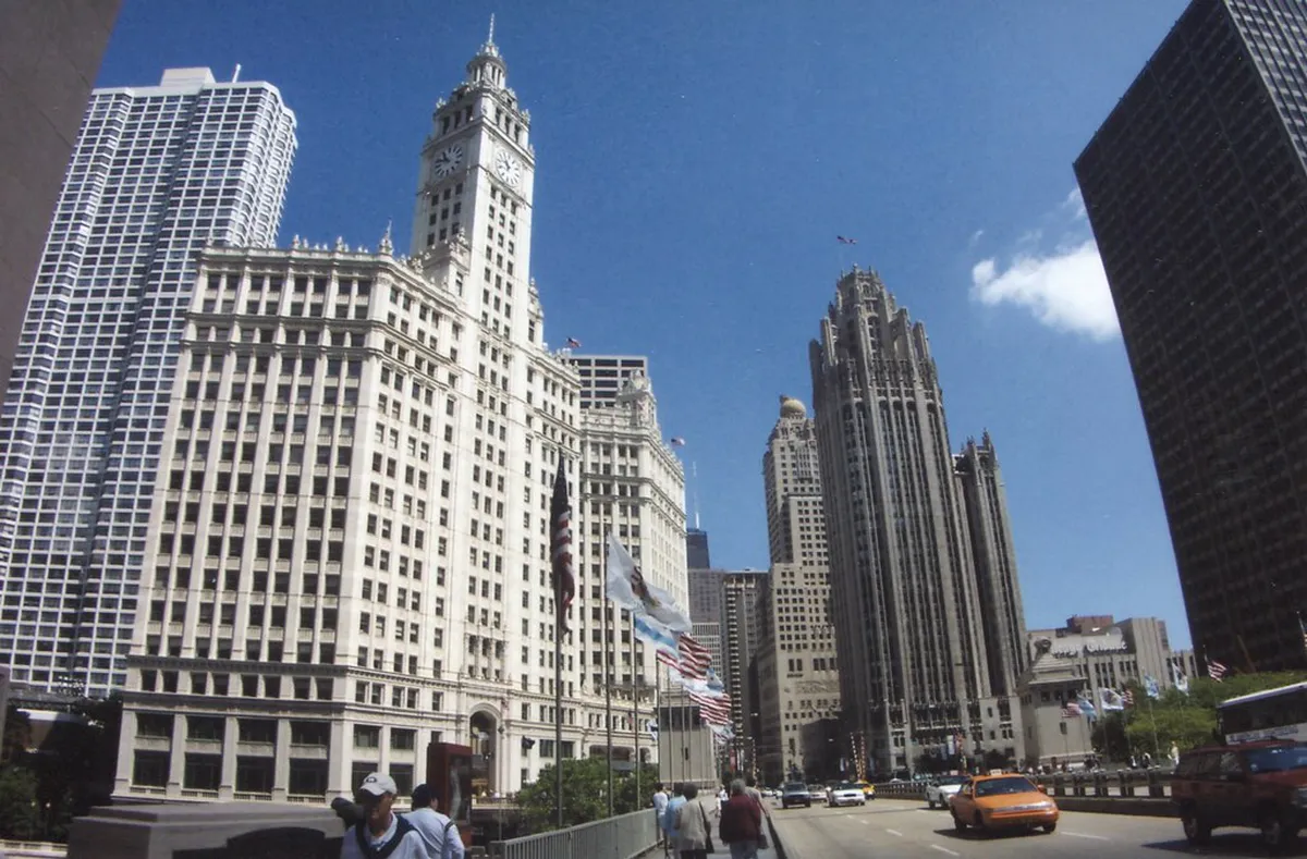 Explore Seville's Historic Bridges: A Guide for 2025