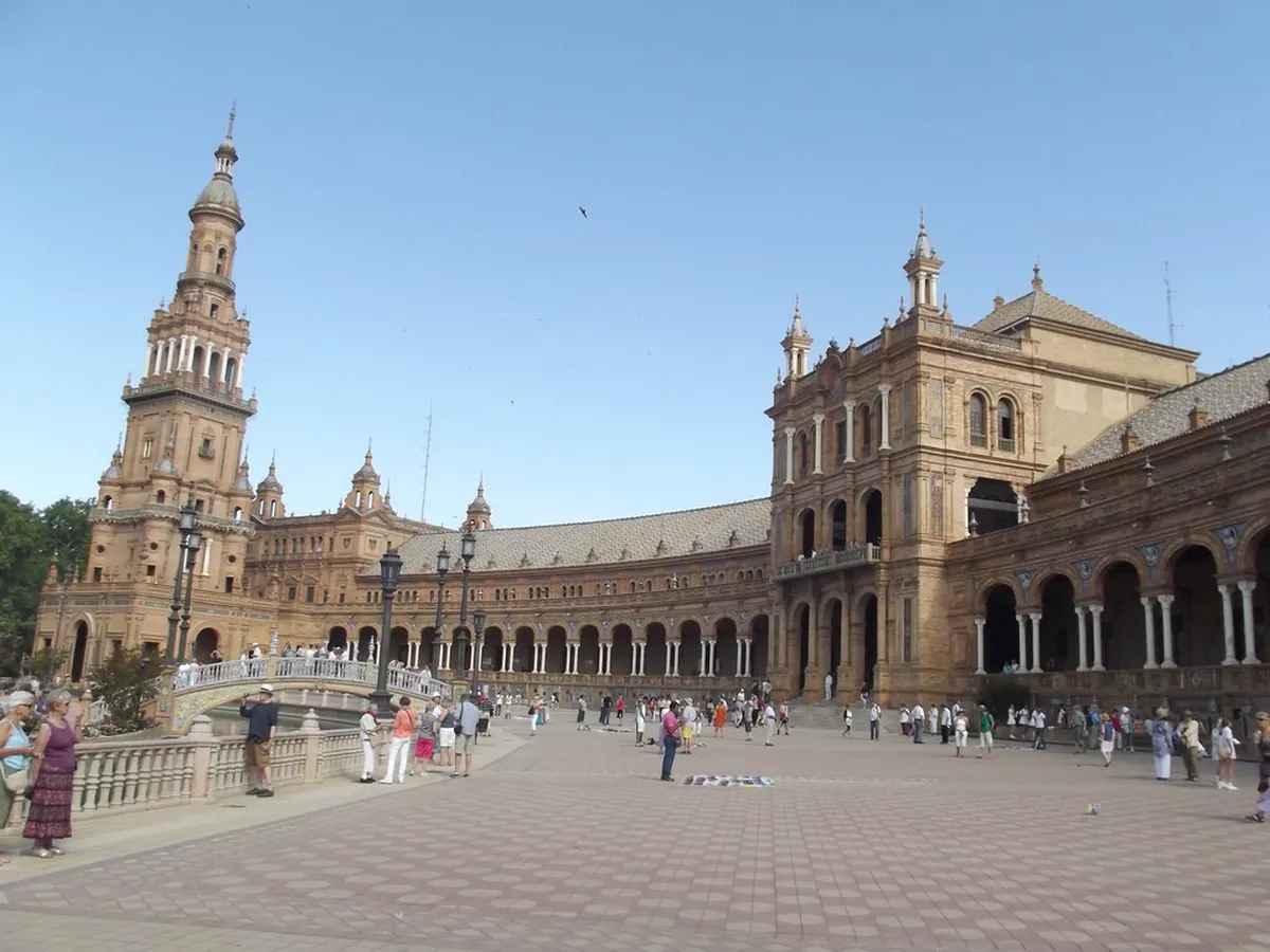 Aníbal González's Architectural Style in Seville