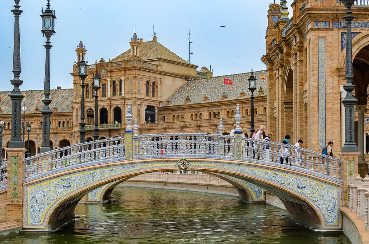 The Giralda's History: From Minaret to Seville Bell Tower