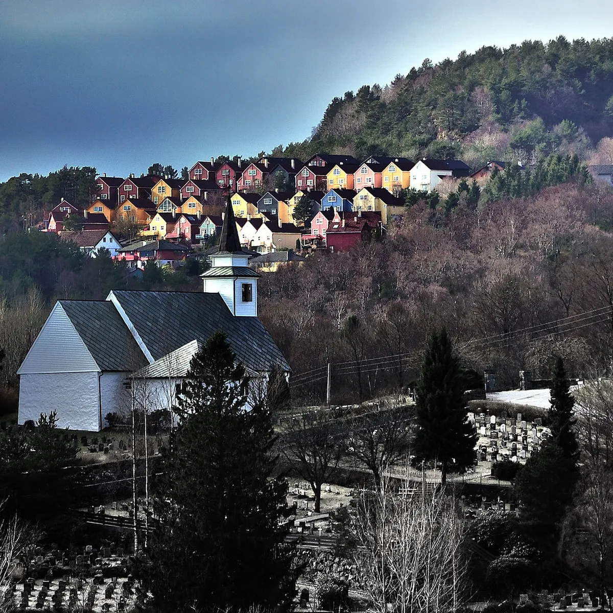 Architectural Elements of Tarifa's Main Alameda