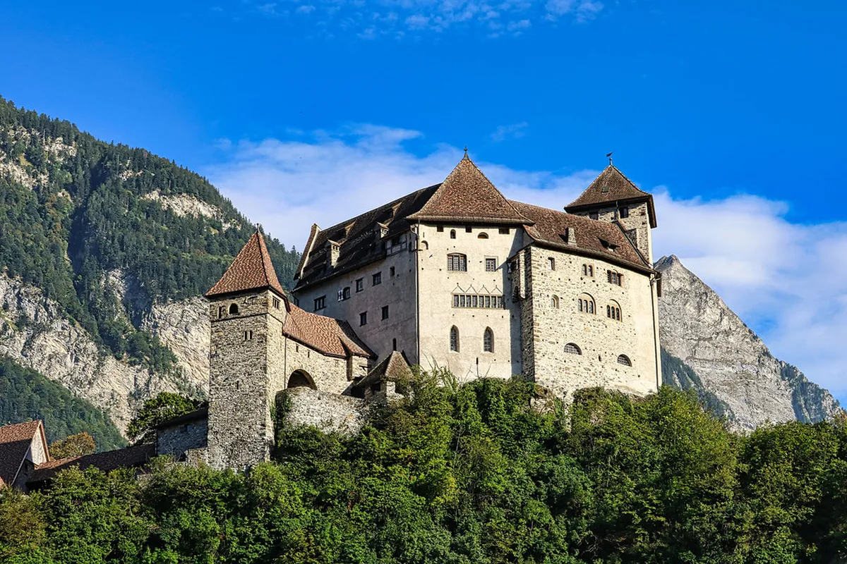Tarifa's Medieval Walls: A Fortification Guide