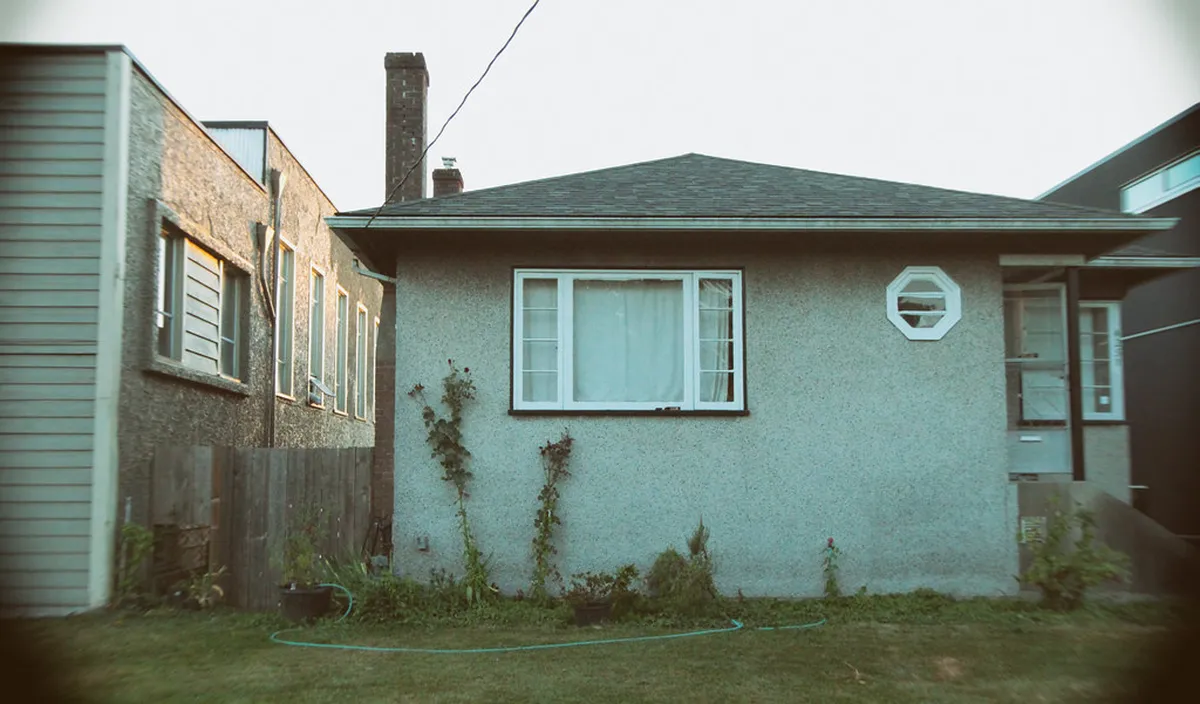 Why Are Tarifa Houses Painted White? Guide for 2025