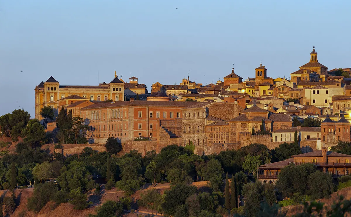 Toledo Architecture Photography: Expert Tips for 2025