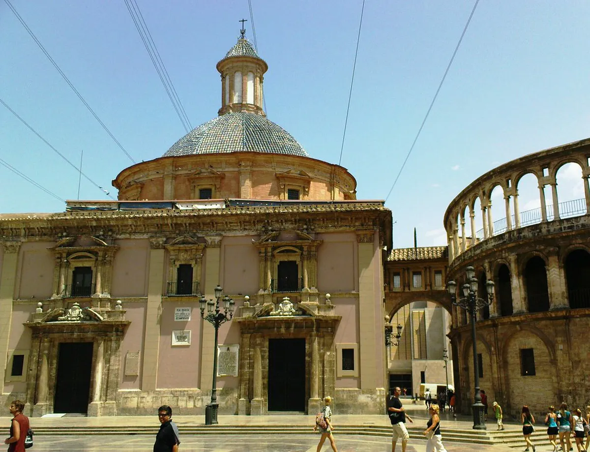 Explore Magnificent Baroque Buildings in Valencia 2025