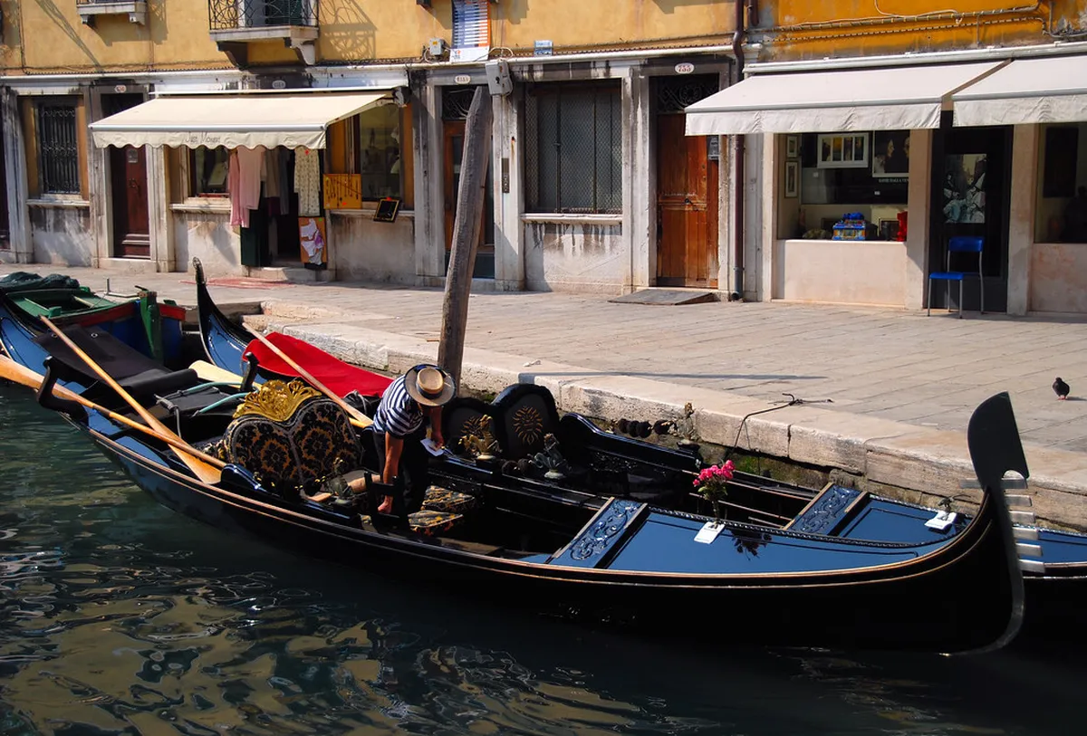 Booking a Private Architectural Tour in Valencia 2025