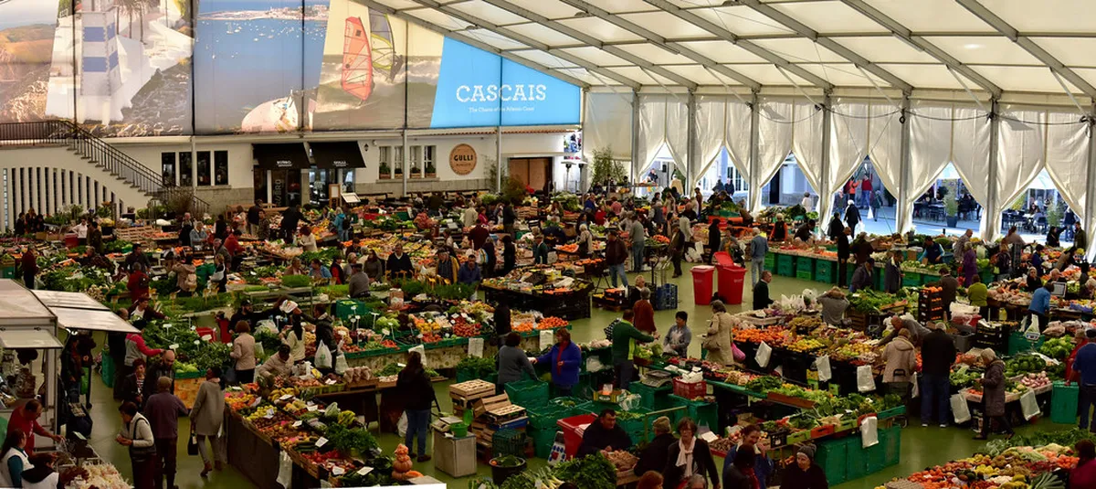 Comparing Mercado Central & Mercado de Colón in Valencia