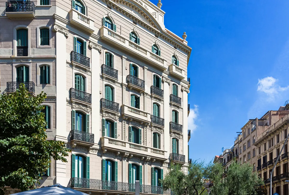 Eixample Valencia: Guide to Modernist Architecture in 2025