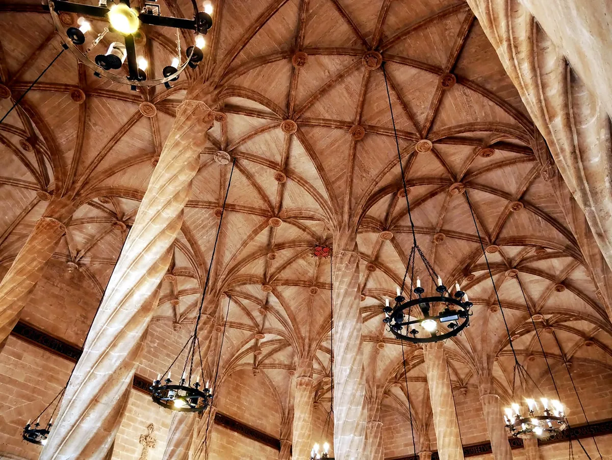 La Lonja de la Seda: Architectural Analysis in Valencia