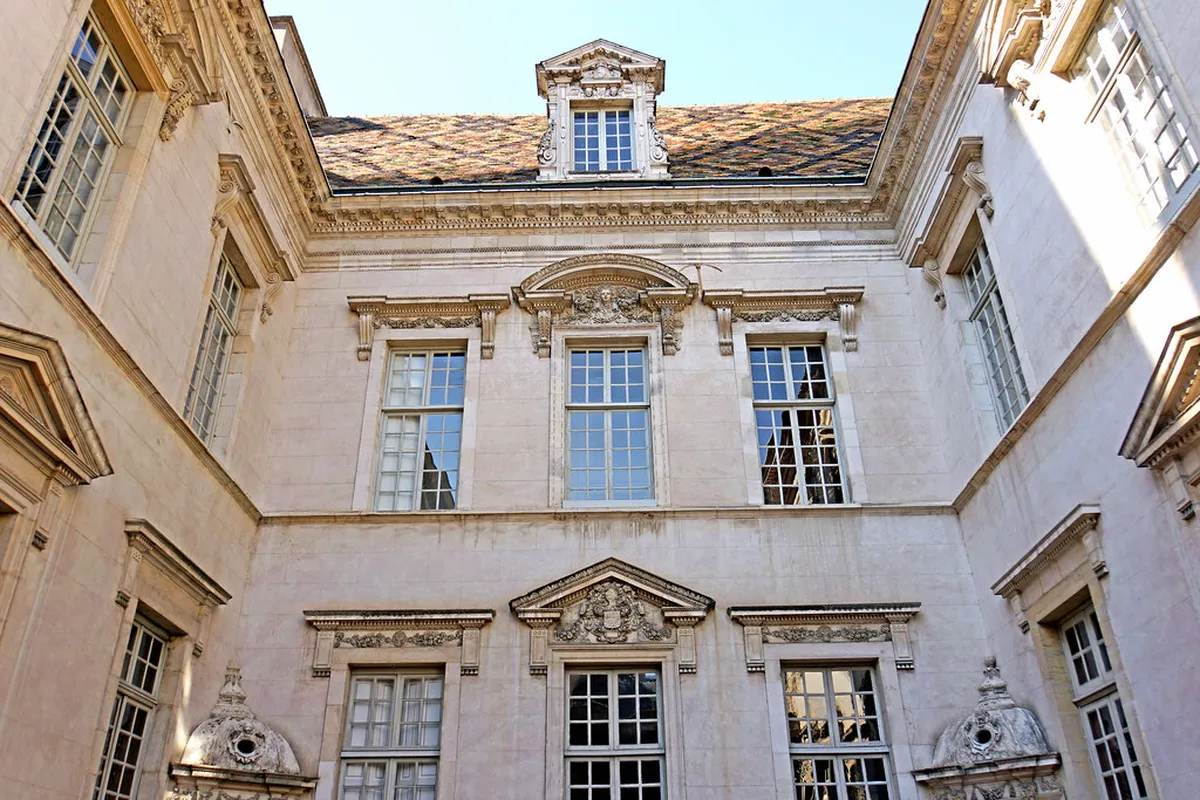 Cabanyal Houses: Exploring Valencia's Tiled Facades