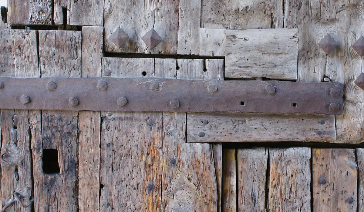 Torres de Serranos Details: Valencia's Historic Gate Guide