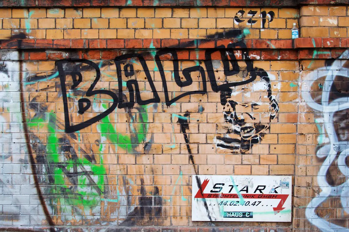 Walking Valencia's Old City Walls: A Historic Journey