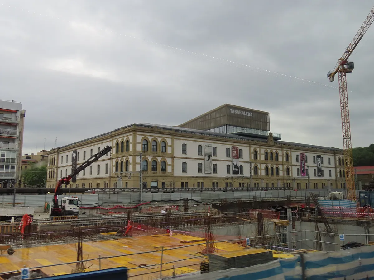 Zaragoza's Government Building Designs: An Architectural Look