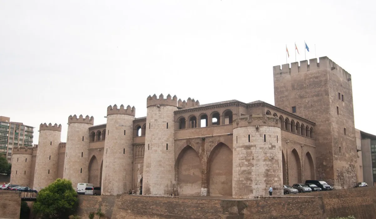 Aljafería Palace Architecture: Zaragoza's Islamic Gem