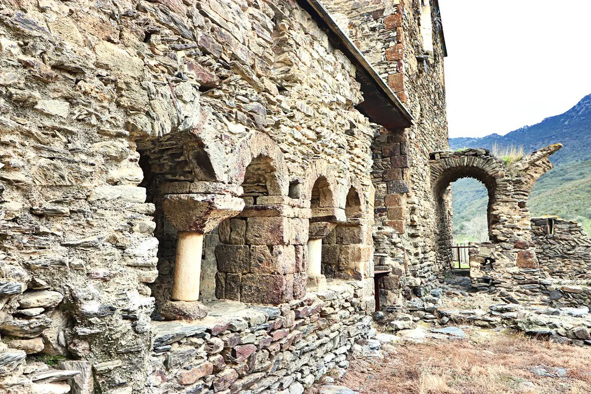 Basílica del Pilar Exterior: Zaragoza's Iconic Landmark