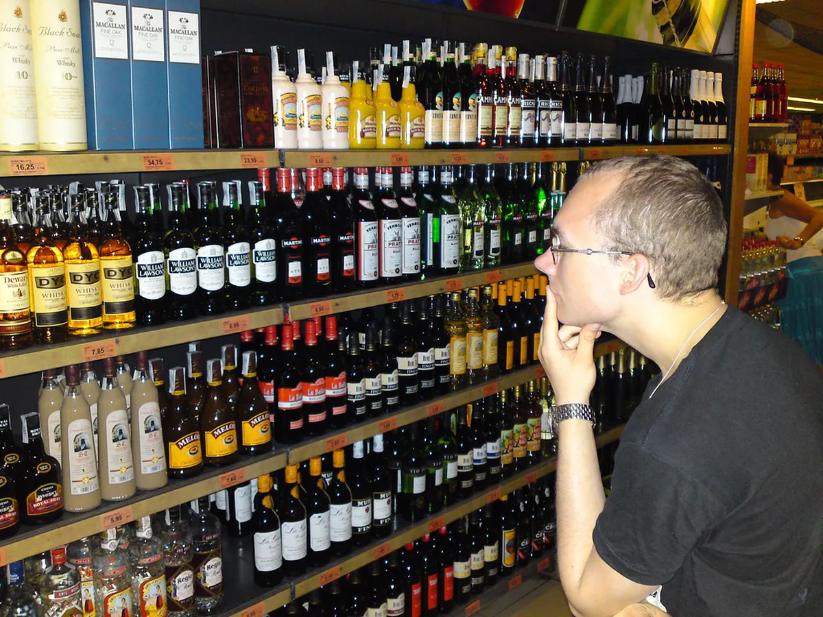 Comparing Prices for Zaragoza Architecture Tours 2025